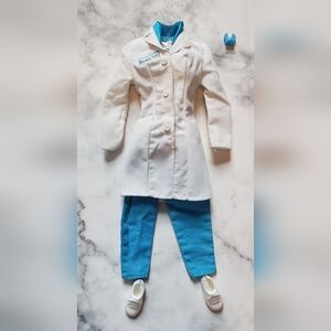 1997 Barbie Doll Dentist DDS Fashion Blue Scrubs Sneakers Wristwatch